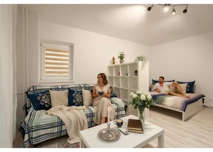 Bright Studio Close To Alba Iulia Square With Wifi Bucureşti